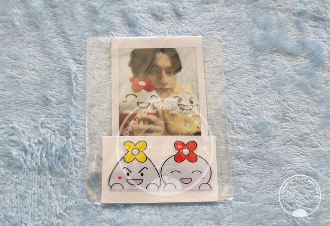 Wooyoung Peeker set | $5